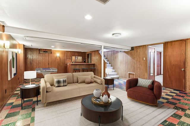 1955 Idaho Avenue E, Saint Paul, MN 55119