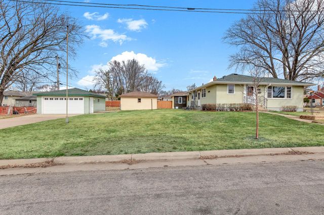 1955 Idaho Avenue E, Saint Paul, MN 55119