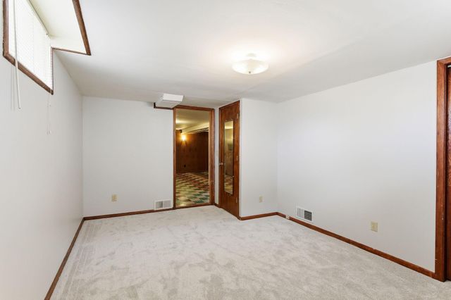 1955 Idaho Avenue E, Saint Paul, MN 55119