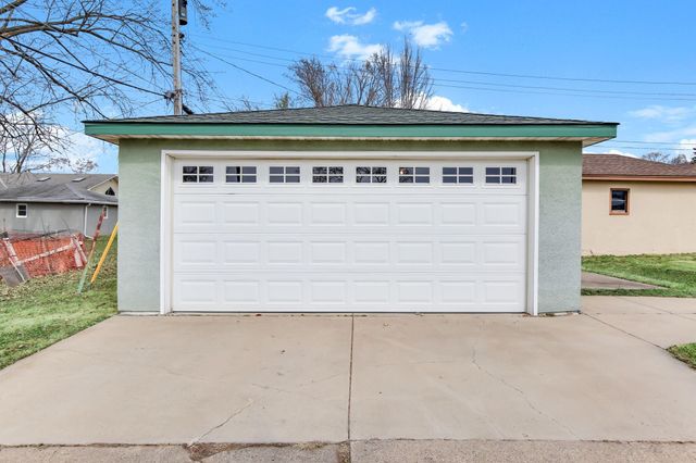 1955 Idaho Avenue E, Saint Paul, MN 55119