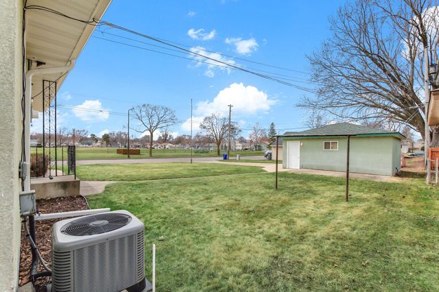 1955 Idaho Avenue E, Saint Paul, MN 55119