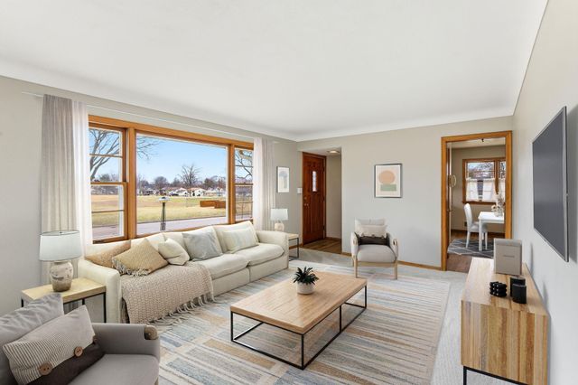 1955 Idaho Avenue E, Saint Paul, MN 55119