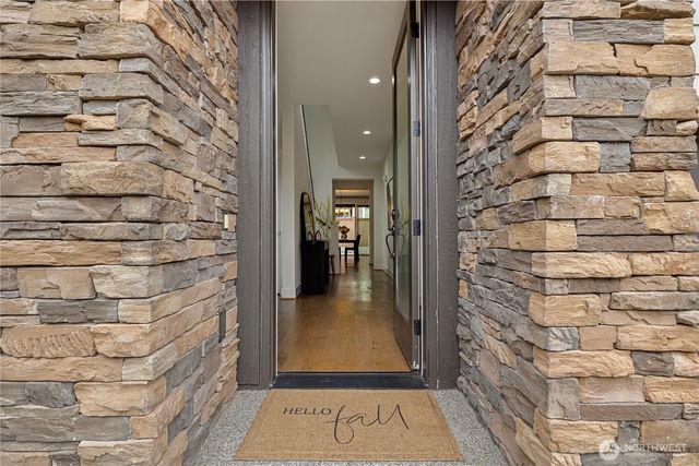 1431 243rd Place NE, Sammamish, WA 98074