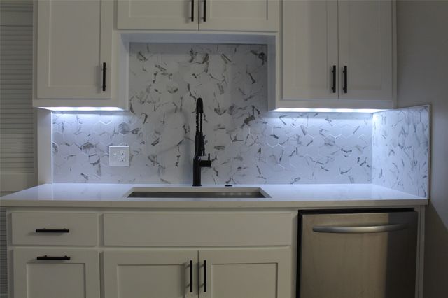 429 Stroud Lane, Garland, TX 75043