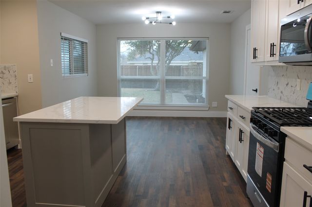 429 Stroud Lane, Garland, TX 75043