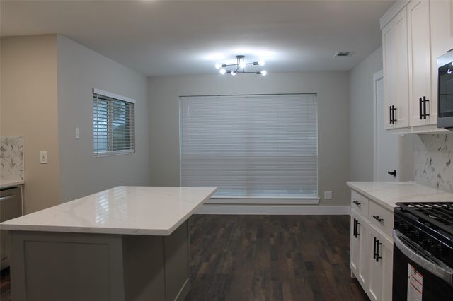 429 Stroud Lane, Garland, TX 75043