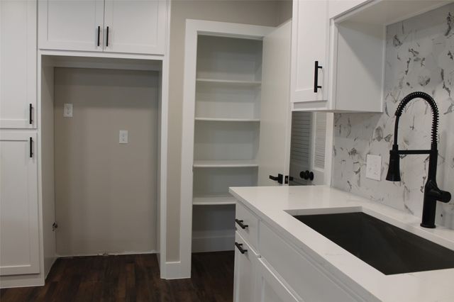 429 Stroud Lane, Garland, TX 75043