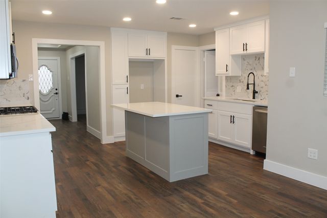 429 Stroud Lane, Garland, TX 75043