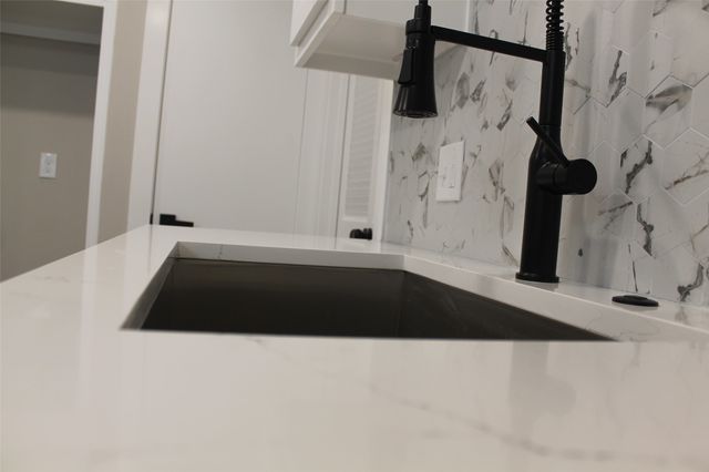 429 Stroud Lane, Garland, TX 75043