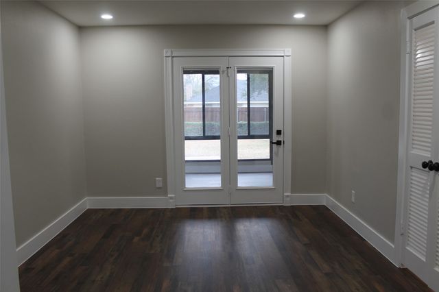 429 Stroud Lane, Garland, TX 75043