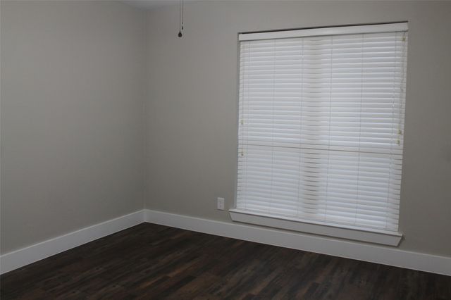 429 Stroud Lane, Garland, TX 75043