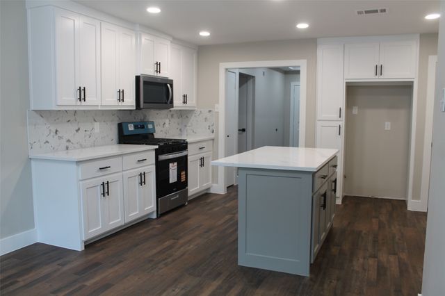 429 Stroud Lane, Garland, TX 75043