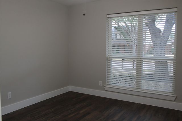 429 Stroud Lane, Garland, TX 75043