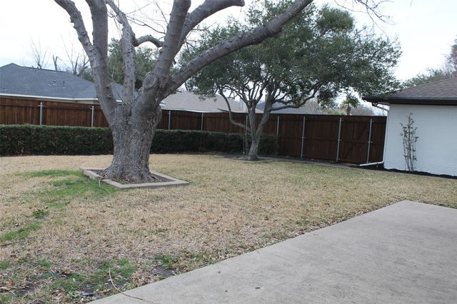 429 Stroud Lane, Garland, TX 75043