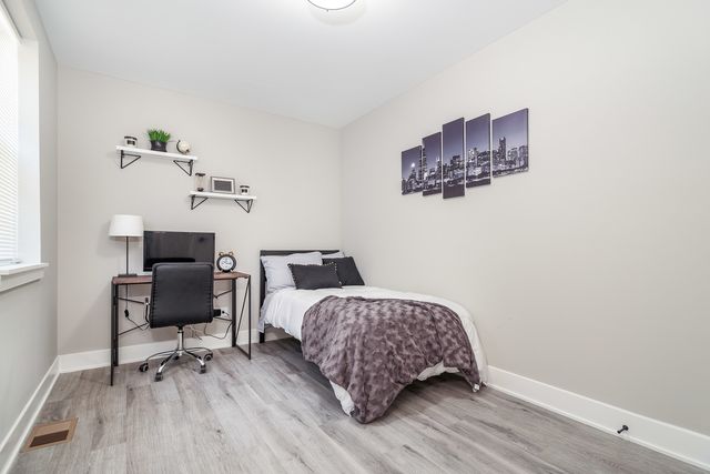 7205 S Ridgeland Avenue, Chicago, IL 60649