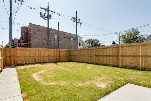 7205 S Ridgeland Avenue, Chicago, IL 60649