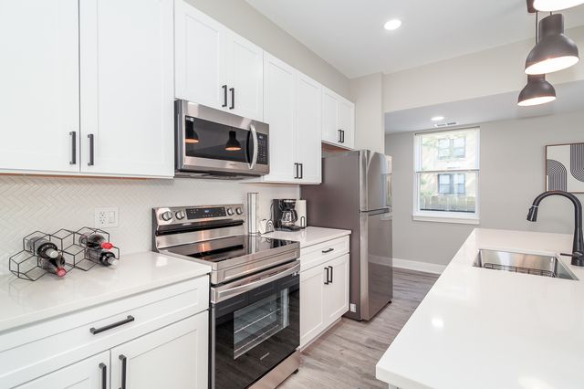 7205 S Ridgeland Avenue, Chicago, IL 60649