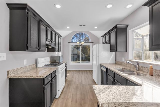 1264 Watercrest Circle, Lawrenceville, GA 30043