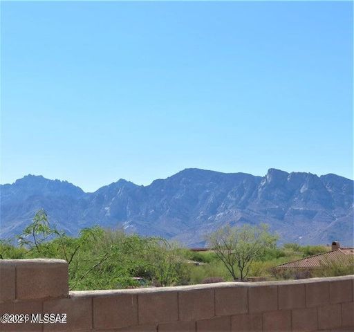 12825 N Oakhurst Loop, Tucson, AZ 85755