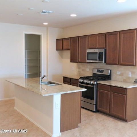 12825 N Oakhurst Loop, Tucson, AZ 85755