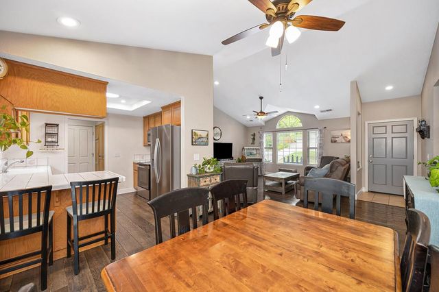 11723 Sherwood Way, Auburn, CA 95602