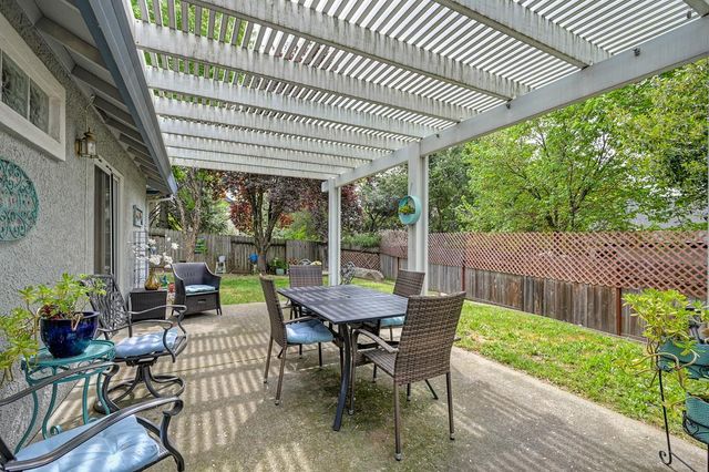 11723 Sherwood Way, Auburn, CA 95602