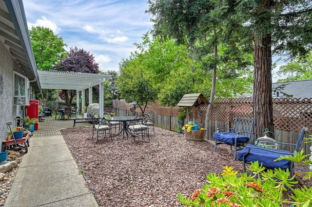 11723 Sherwood Way, Auburn, CA 95602