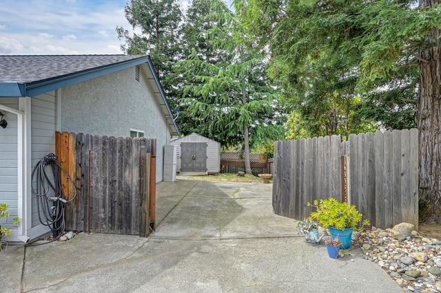 11723 Sherwood Way, Auburn, CA 95602