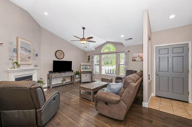 11723 Sherwood Way, Auburn, CA 95602