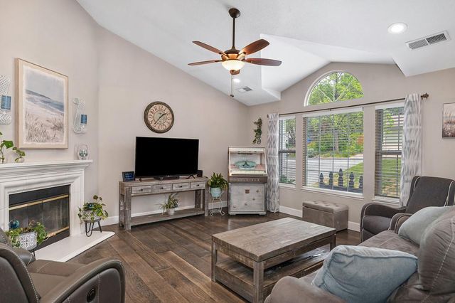 11723 Sherwood Way, Auburn, CA 95602