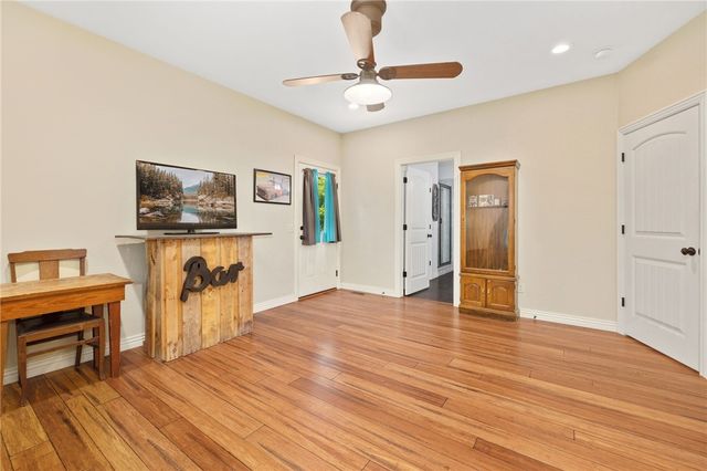 16490 Weaver Lane, Rogers, AR 72756