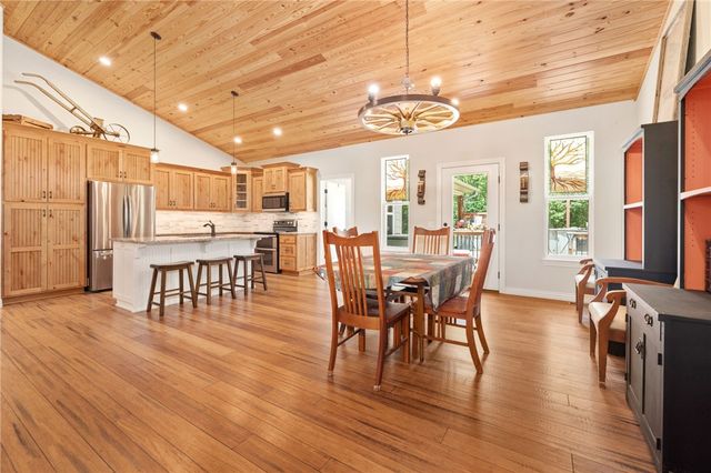 16490 Weaver Lane, Rogers, AR 72756