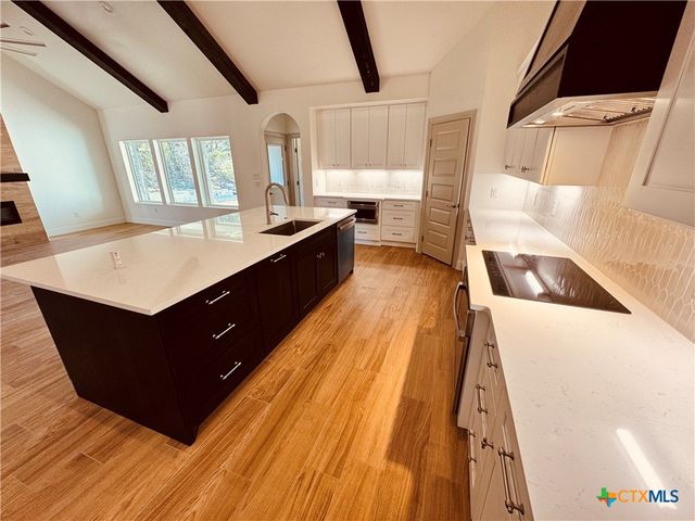 1736 Stallion Springs, Fischer, TX 78623