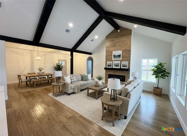 1736 Stallion Springs, Fischer, TX 78623