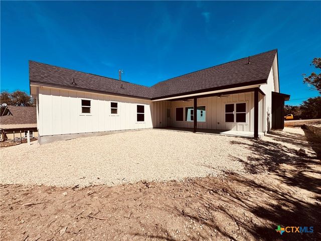 1736 Stallion Springs, Fischer, TX 78623