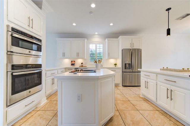 14114 Barnhart Boulevard, Houston, TX 77077