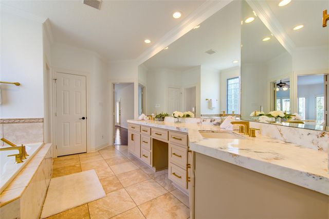 14114 Barnhart Boulevard, Houston, TX 77077