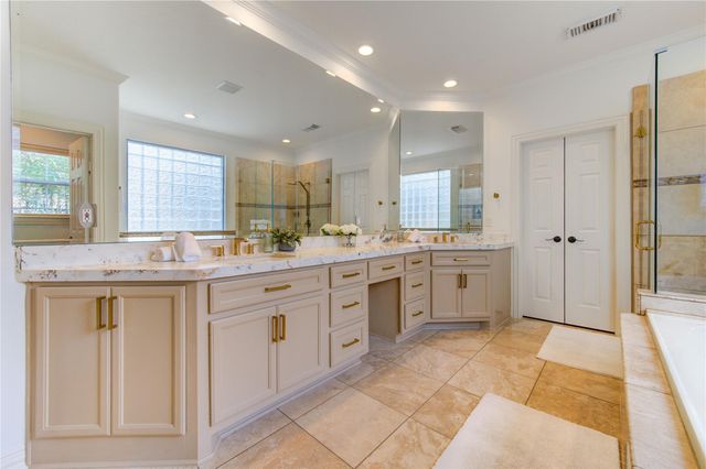 14114 Barnhart Boulevard, Houston, TX 77077