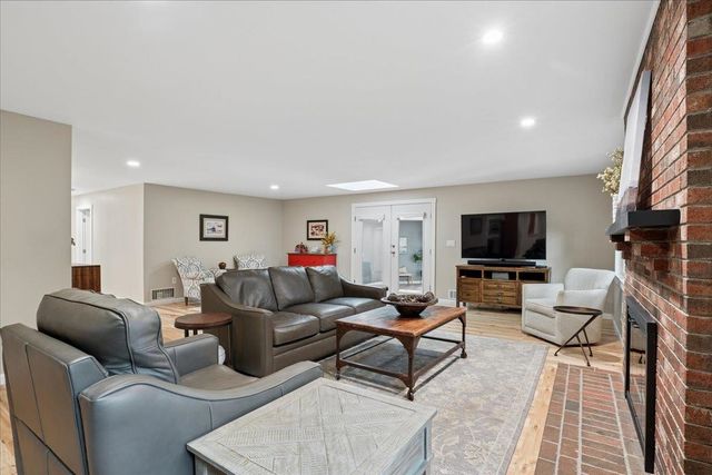 1100 Chestnut Street, Manchester, NH 03104