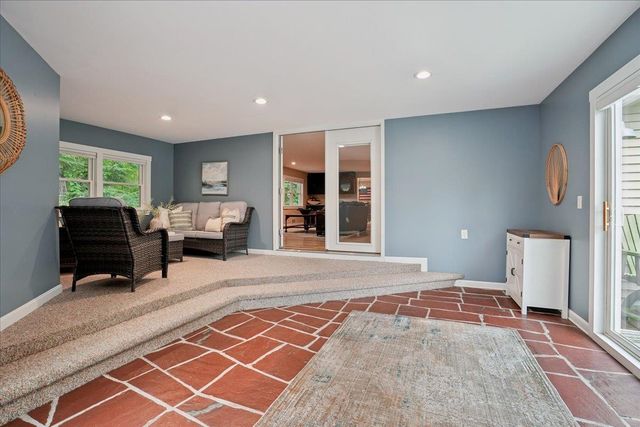 1100 Chestnut Street, Manchester, NH 03104