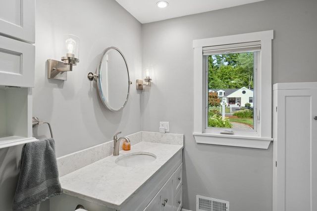 1100 Chestnut Street, Manchester, NH 03104