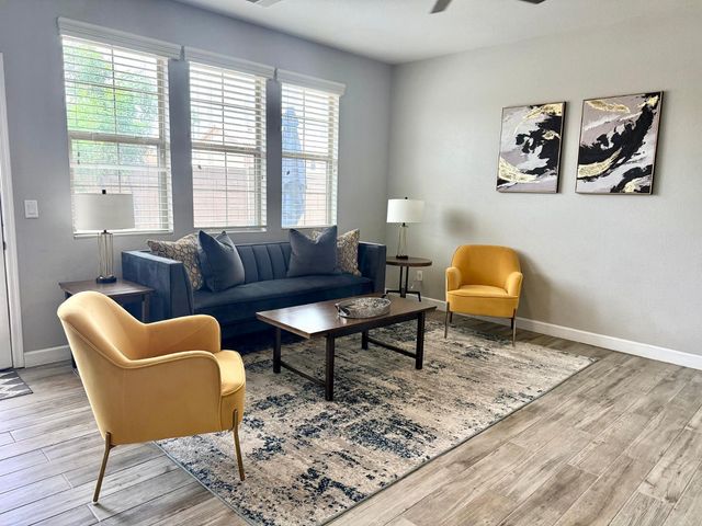 3708 E Kerry Lane, Phoenix, AZ 85050