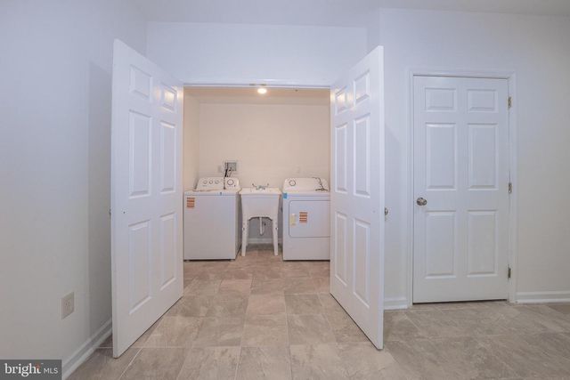 514 WATERS EDGE, Newtown Square, PA 19073