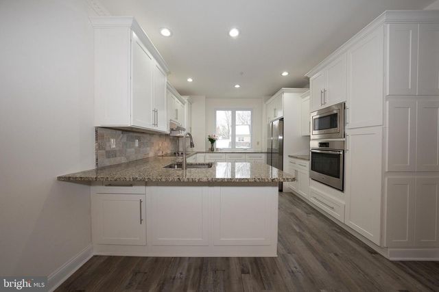 514 WATERS EDGE, Newtown Square, PA 19073