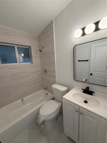3220 Plaza Street 3220, Miami, FL 33133