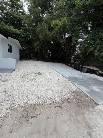 3220 Plaza Street 3220, Miami, FL 33133