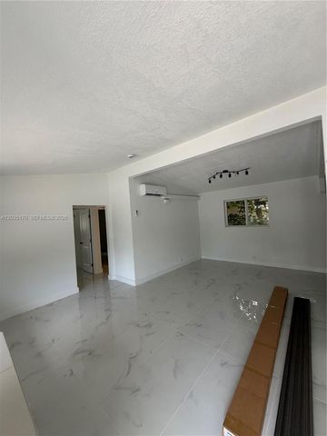 3220 Plaza Street 3220, Miami, FL 33133