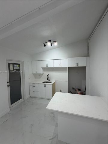 3220 Plaza Street 3220, Miami, FL 33133