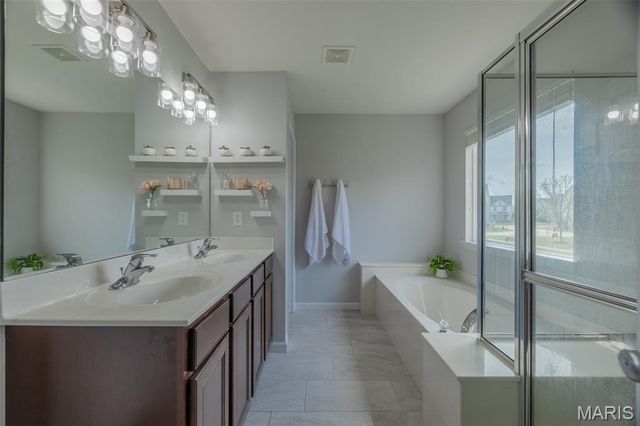 539 Country Circle Drive, Lake St Louis, MO 63367