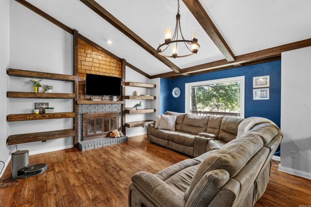 102 Oxford Cv, Jacksonville, AR 72076